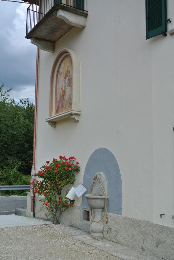 Al Rost B&B Луино Экстерьер фото